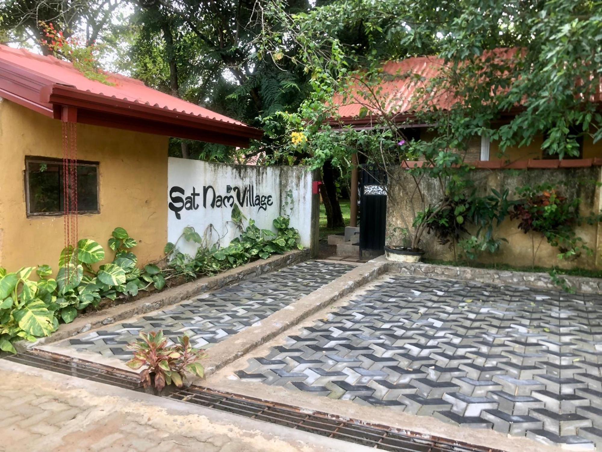 Sat Nam Village Eco-Hotel Sigiriya Eksteriør billede